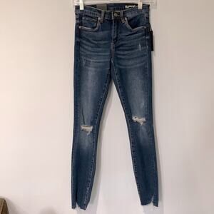 Blank NYC The Bond size 25 Mid Rise Skinny
